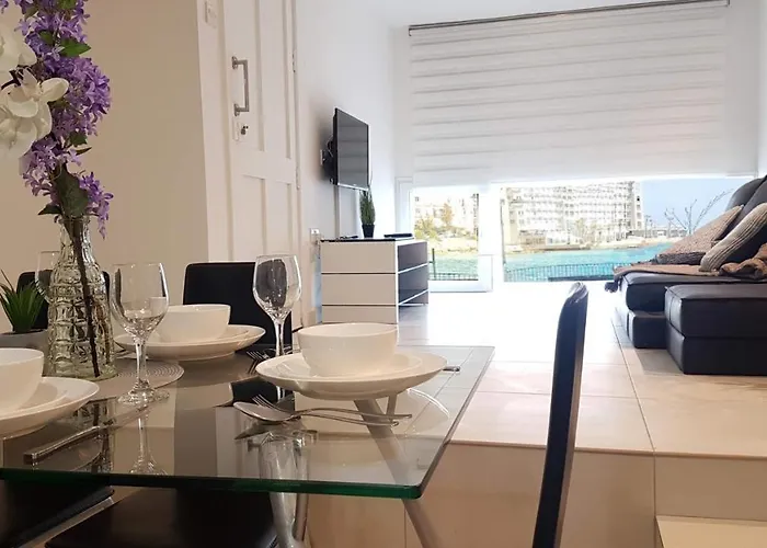 Spinola Seafront Apartment